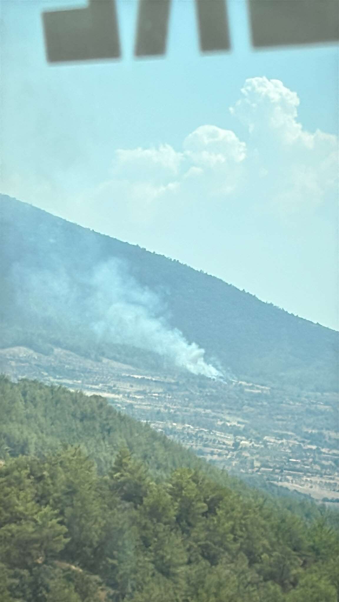 Kavaklıdere'de Orman Yangını: Ekipler Karadan ve Havadan Müdahale Ediyor 6